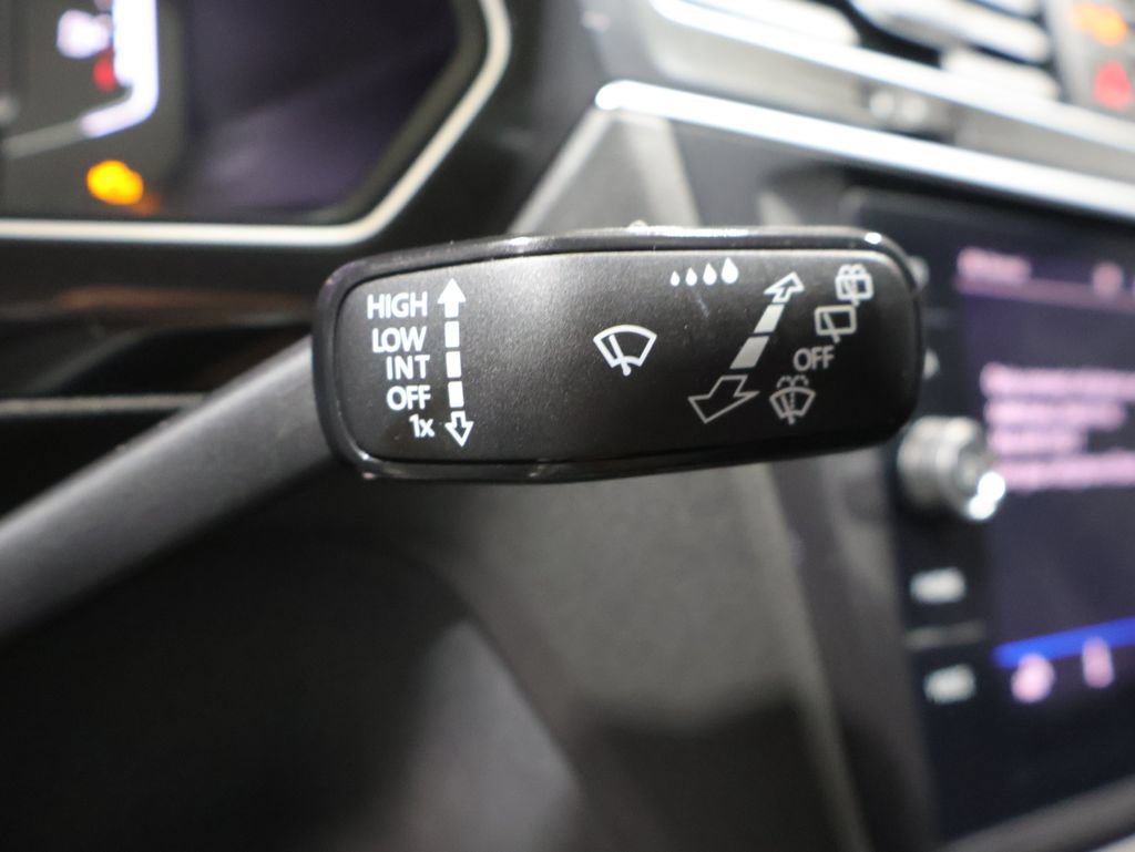 Used 2024 Volkswagen Tiguan SEL R-Line AWD/4WD image 37