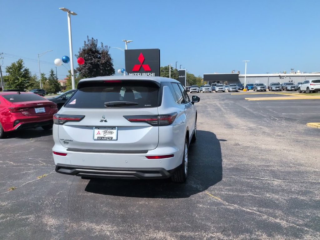 New 2026 Mitsubishi Outlander ES AWD/4WD image 7