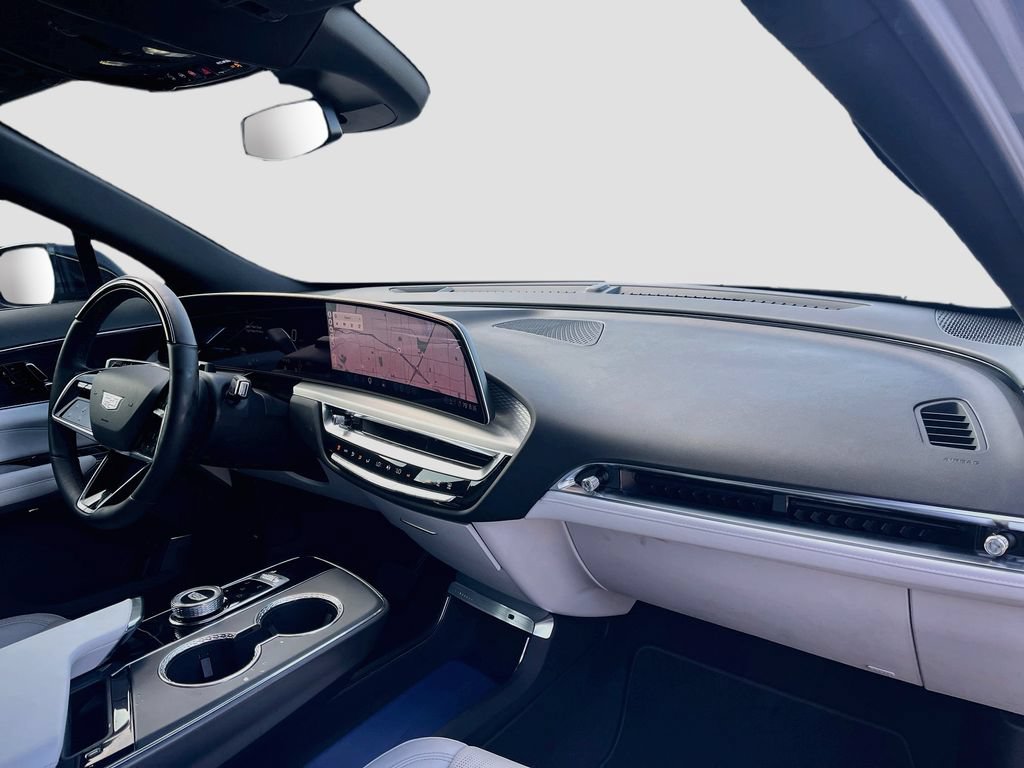 Used 2026 Cadillac Lyriq Luxury RWD image 30