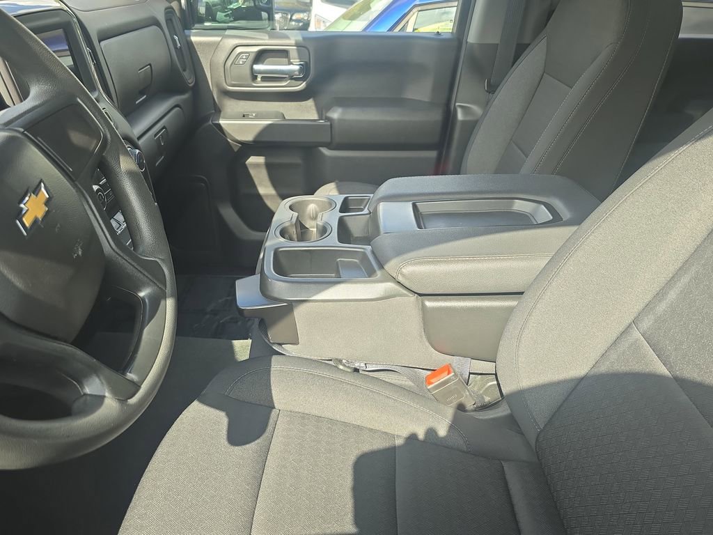 Used 2024 Chevrolet Silverado 2500 Custom w/ Custom Value Package image 14