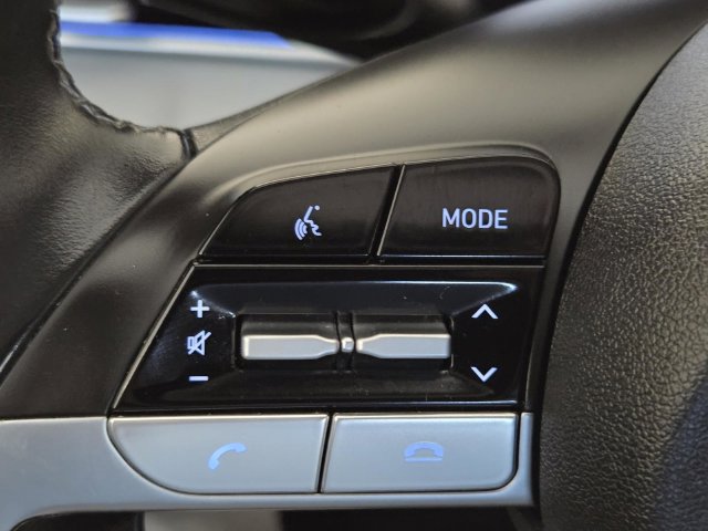 Used 2022 Hyundai Elantra Limited FWD image 20