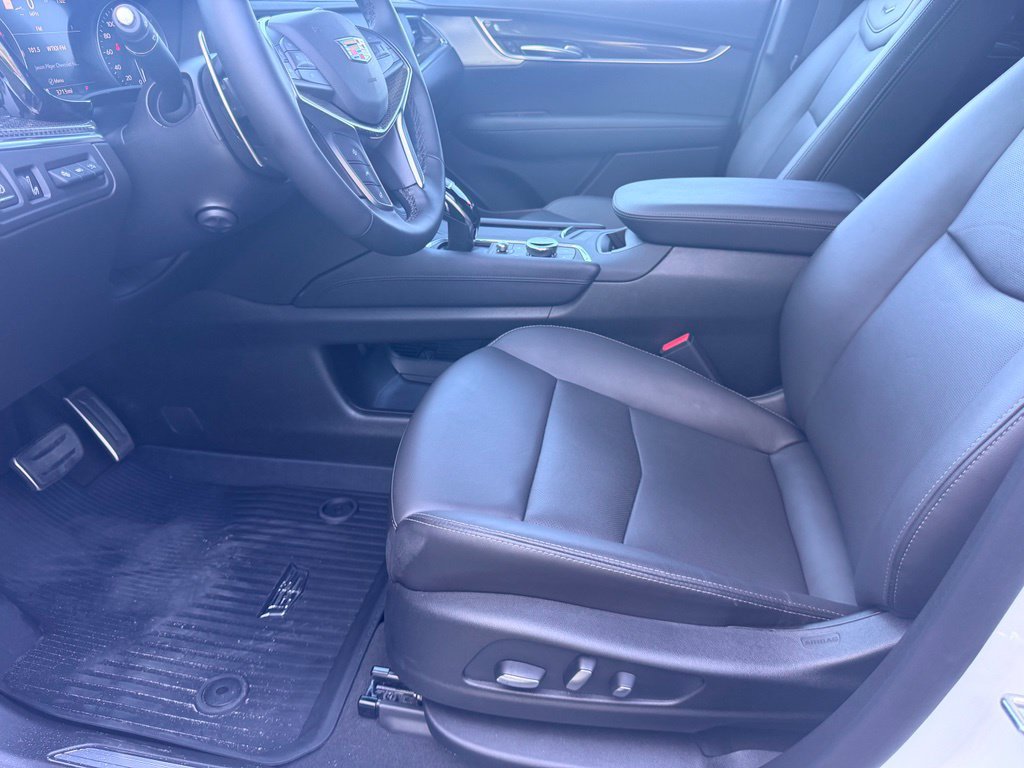 New 2026 Cadillac XT5 Sportv w/ LPO, Floor Liner Package AWD/4WD image 14