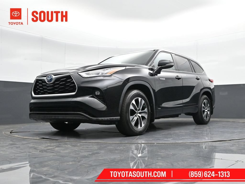 Used 2020 Toyota Highlander XLE AWD/4WD image 46