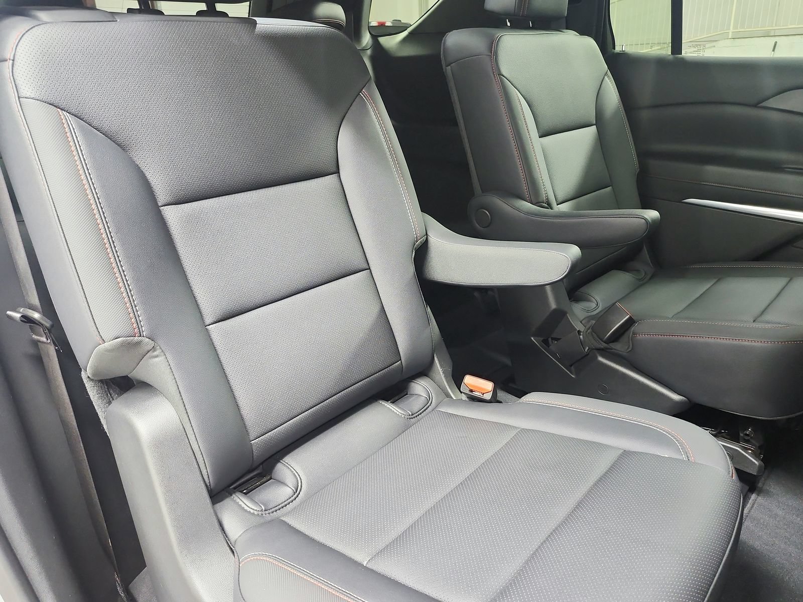 Used 2025 Chevrolet Traverse Z71 AWD/4WD image 44