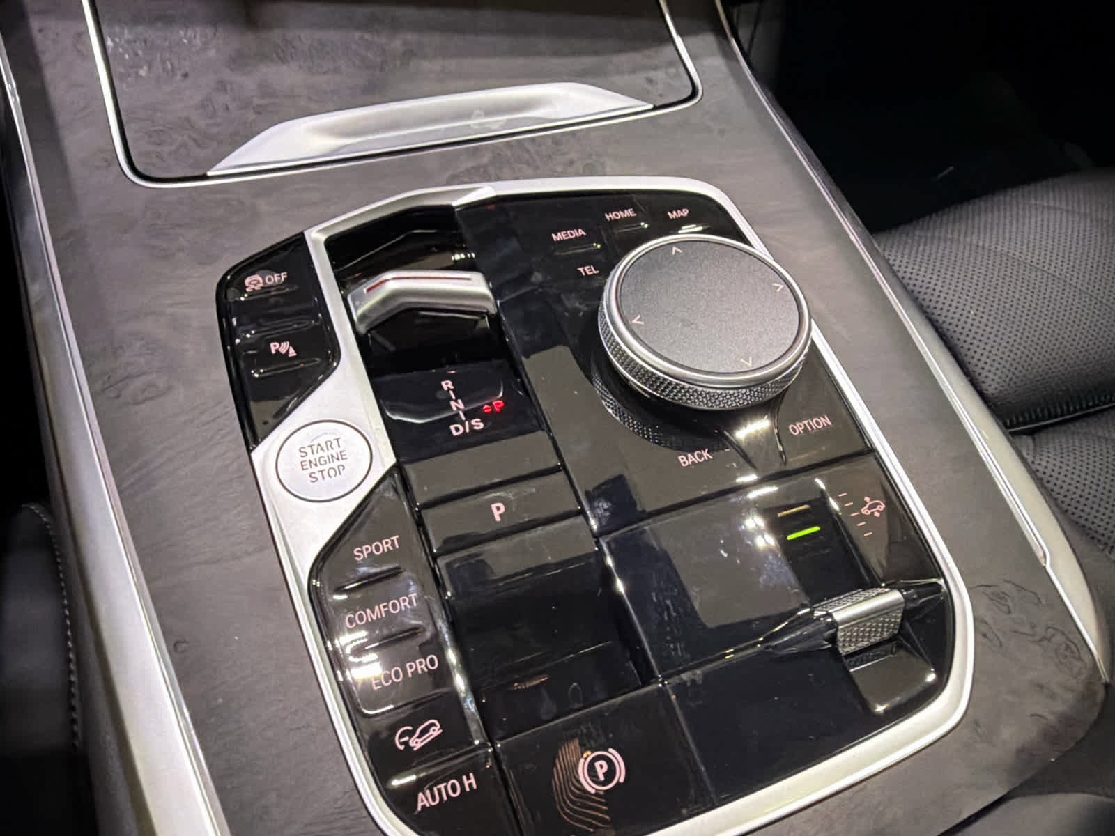 New 2026 BMW X7 xDrive40i w/ M Sport Package image 27