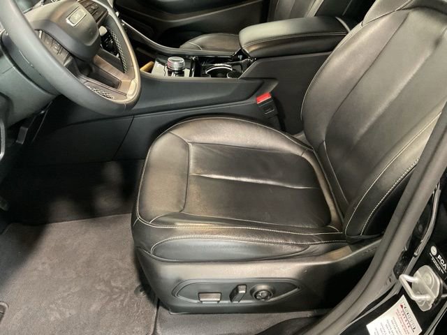 Used 2023 Jeep Grand Cherokee Limited image 10