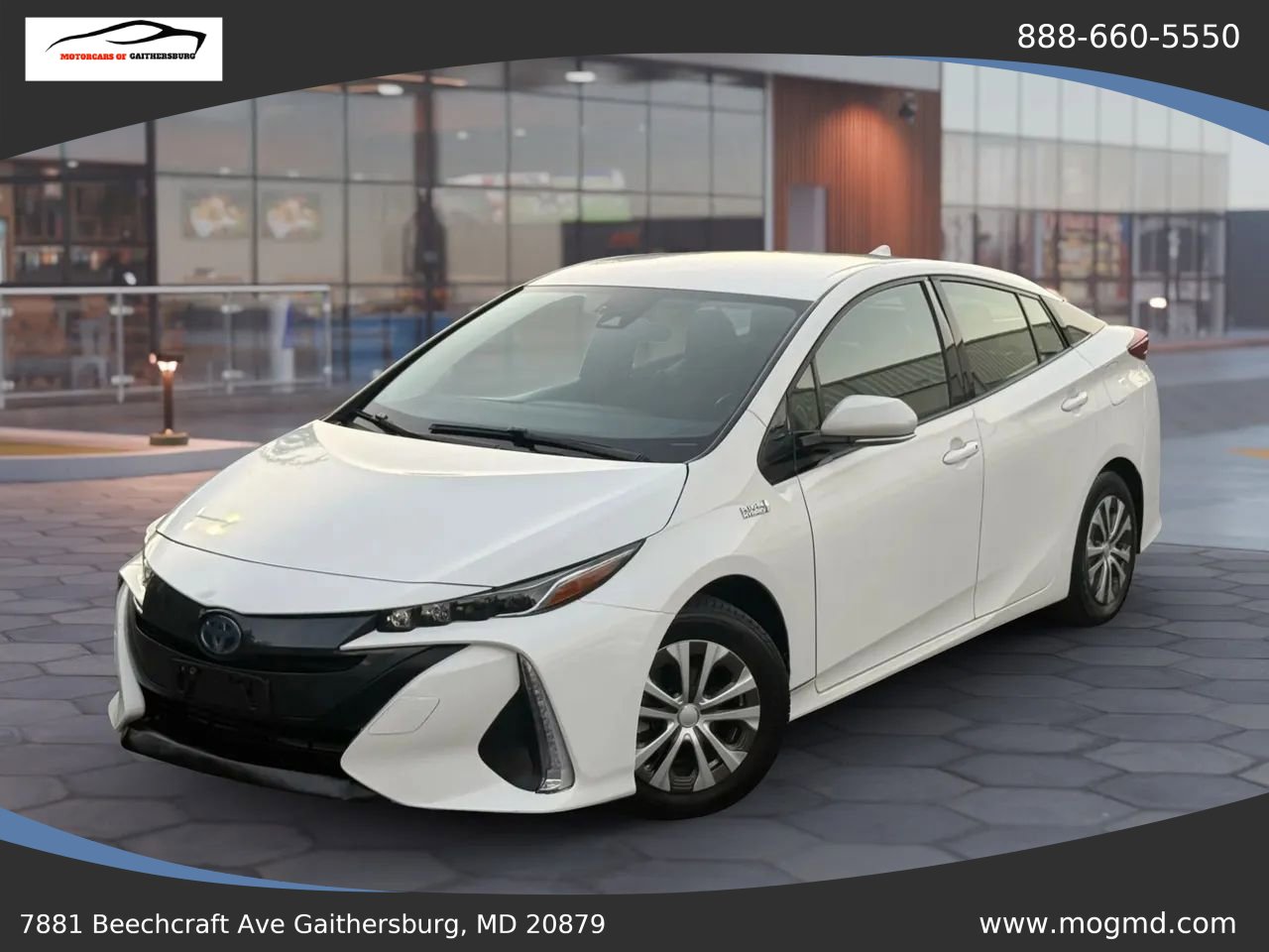 Used 2018 Toyota Prius Prime Plus w/ Carpet Mat Package FWD image 1