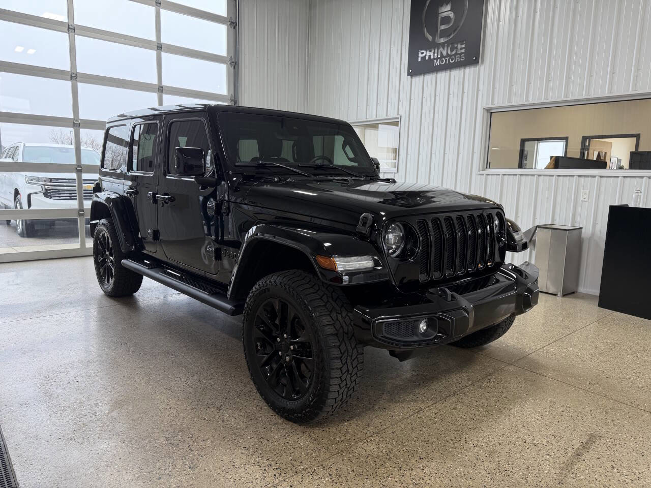 Used 2021 Jeep Wrangler Unlimited Sahara AWD/4WD image 8