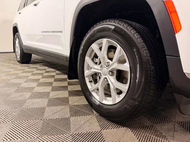 Certified 2024 Jeep Grand Cherokee L Limited AWD/4WD image 2
