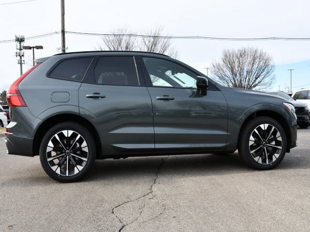 New 2026 Volvo XC60 B5 Plus w/ Protection Package Premier AWD/4WD image 8