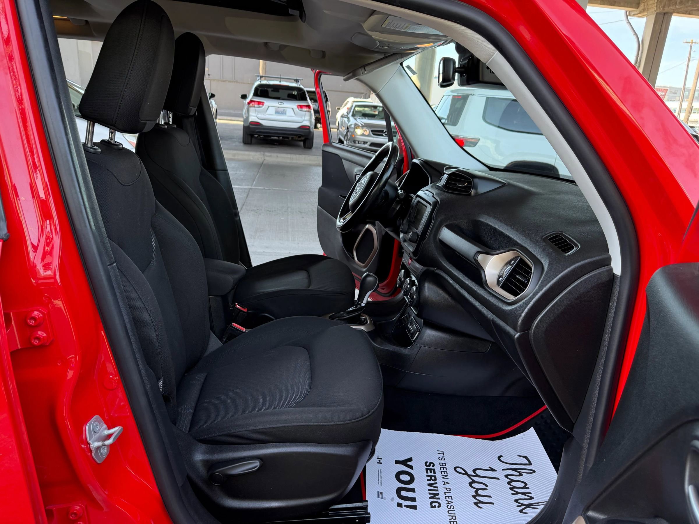 Used 2016 Jeep Renegade Latitude w/ Popular Equipment Group image 22