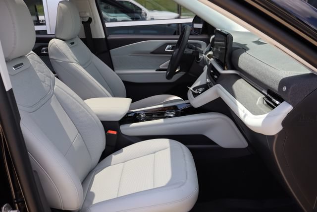 New 2026 Ford Explorer Platinum w/ LUX Leather Package AWD/4WD image 39
