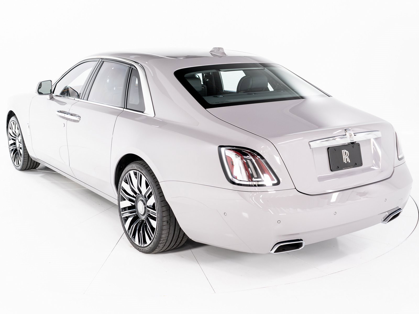 New 2025 Rolls-Royce Ghost image 3