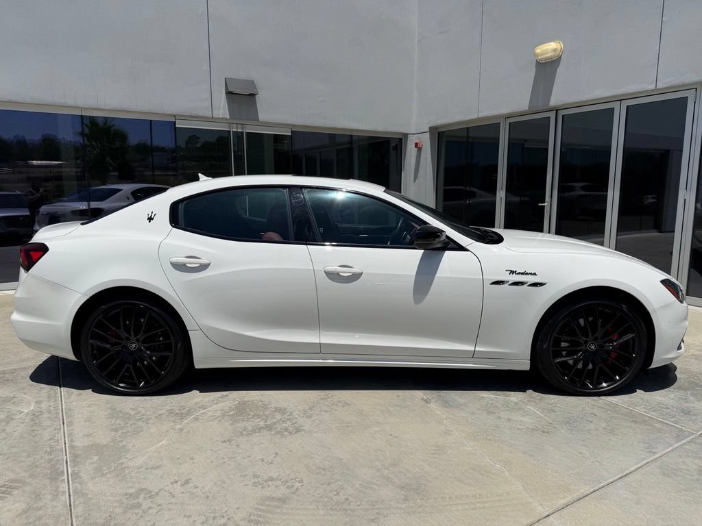 Certified 2022 Maserati Ghibli Modena RWD image 3