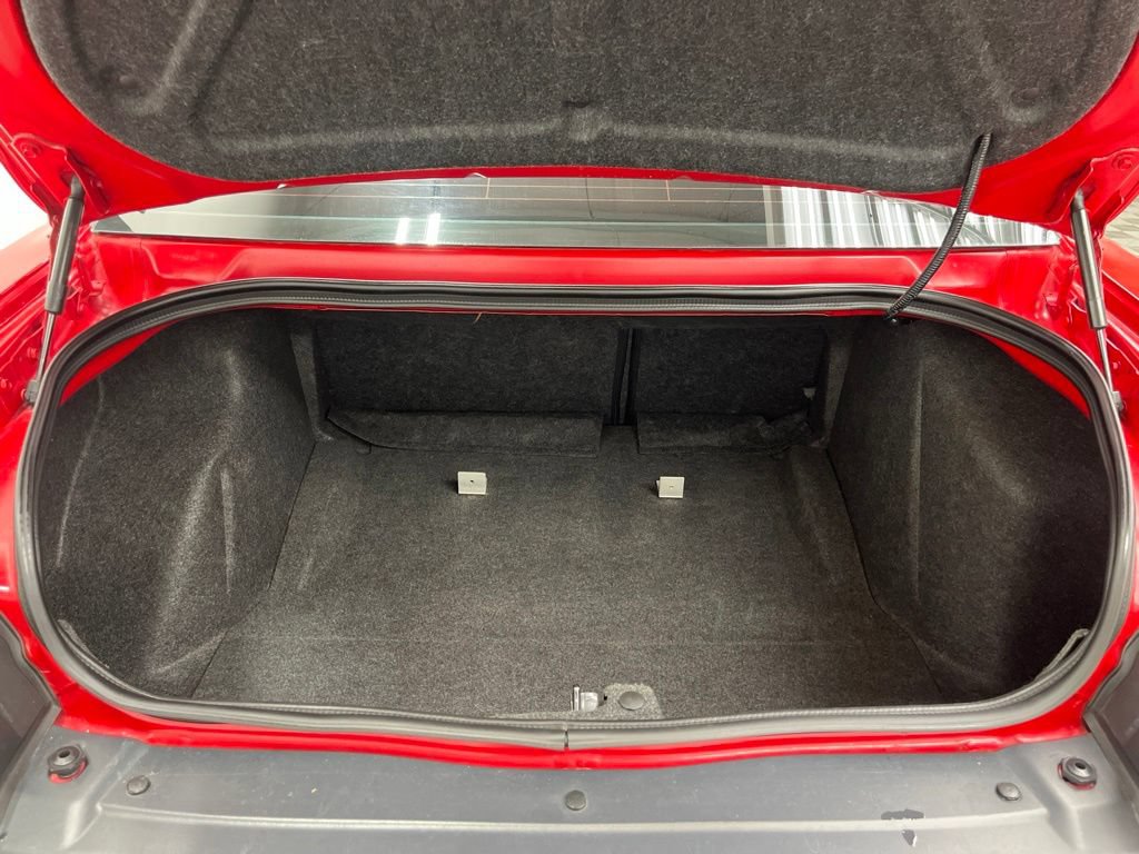 Used 2015 Dodge Challenger R/T Plus RWD image 25