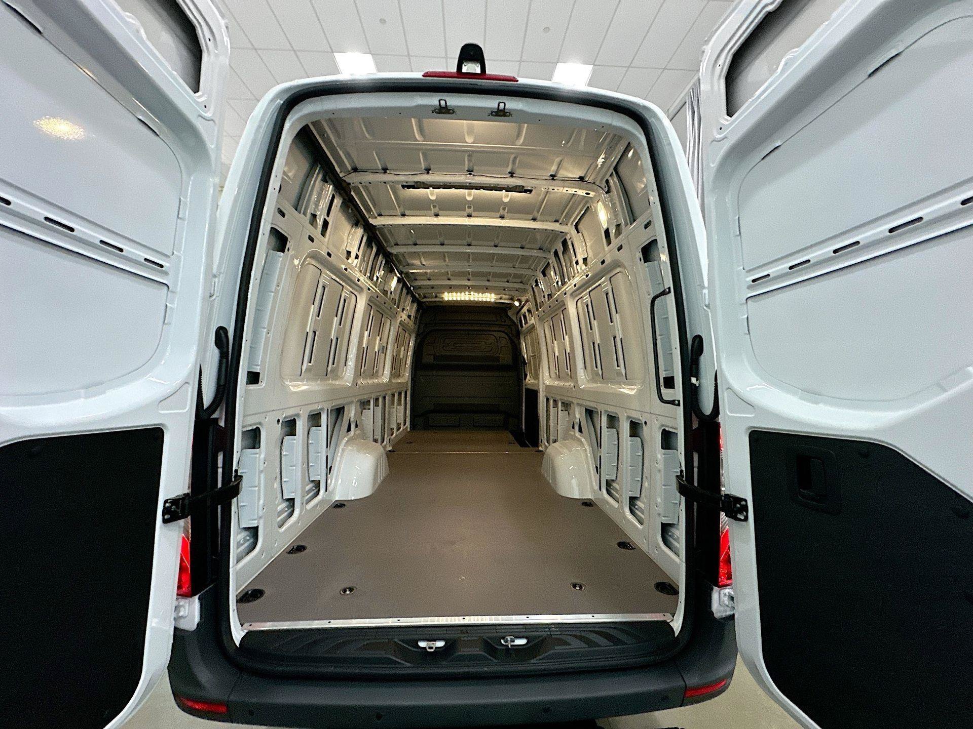 Used 2026 Mercedes-Benz Sprinter 2500 image 5
