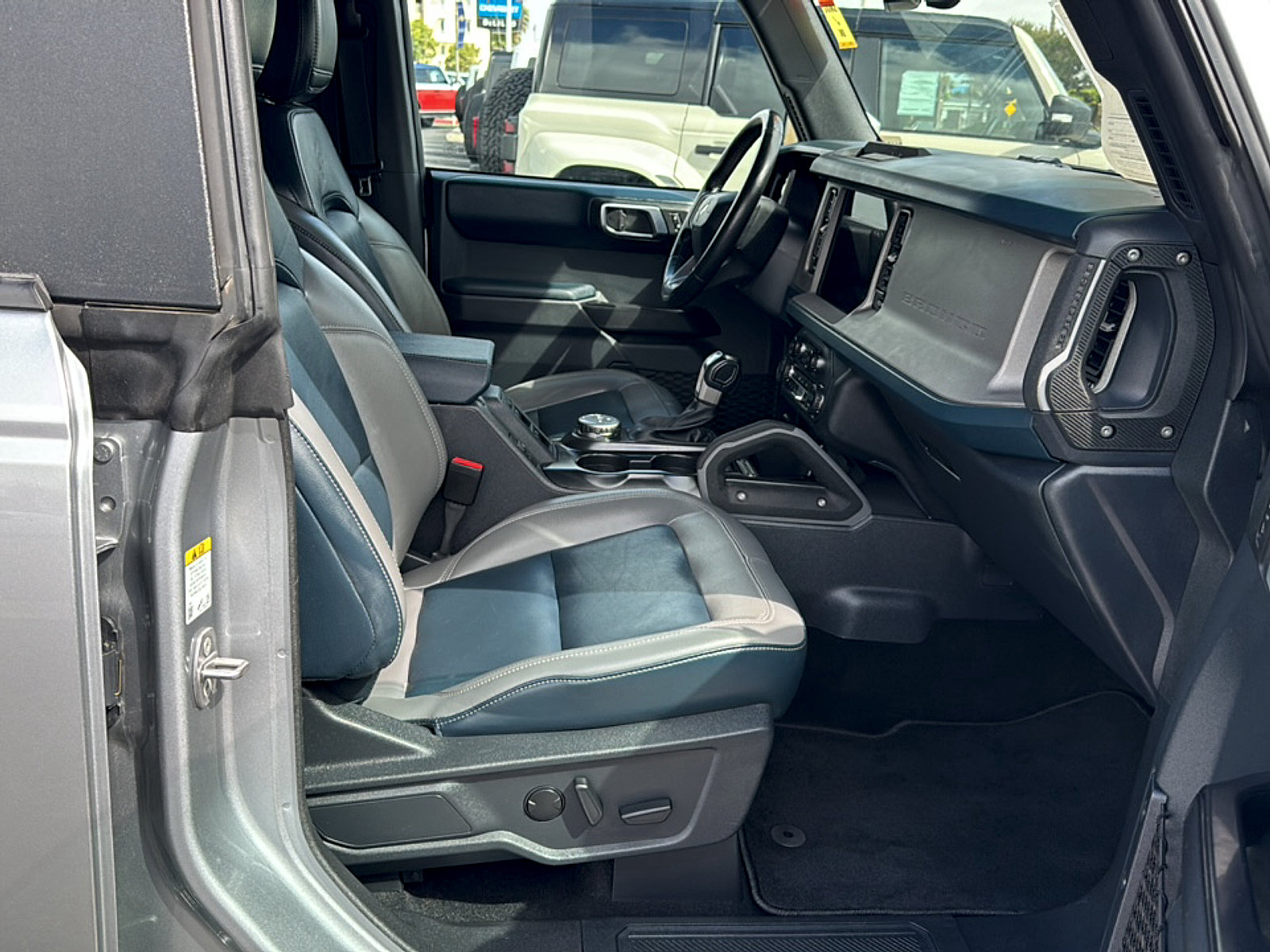 Used 2024 Ford Bronco Outer Banks AWD/4WD image 6