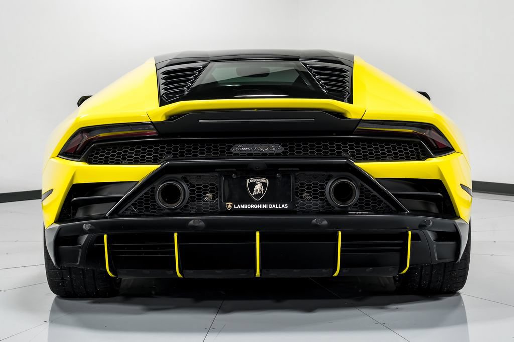 Used 2022 Lamborghini Huracan EVO AWD/4WD image 4