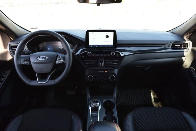 Used 2025 Ford Escape ST-Line AWD/4WD image 7