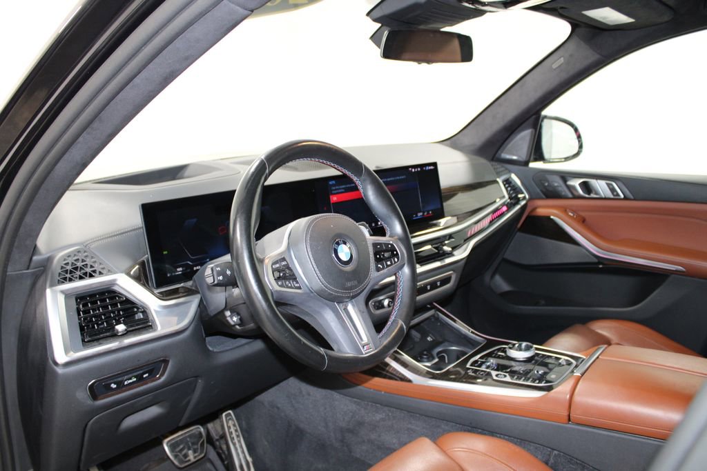 Used 2024 BMW X7 M60i w/ Executive Package image 21