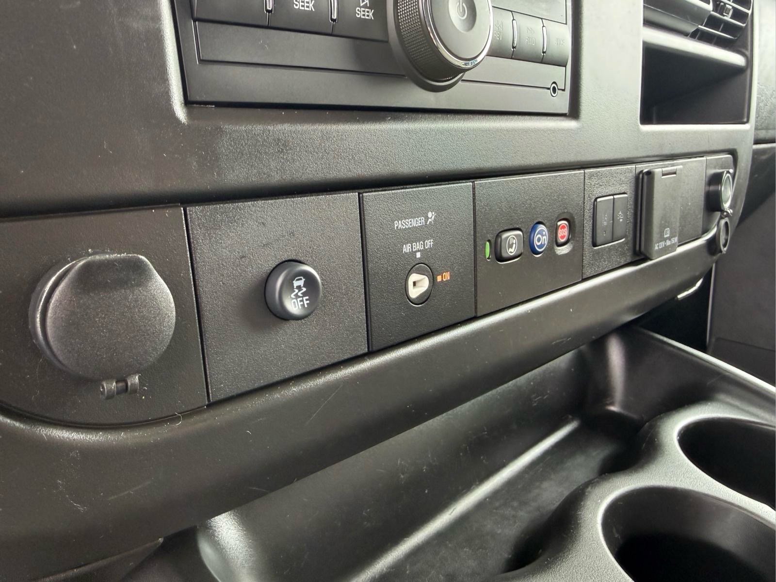 Used 2021 Chevrolet Express 3500 w/ Driver Convenience Package RWD image 25