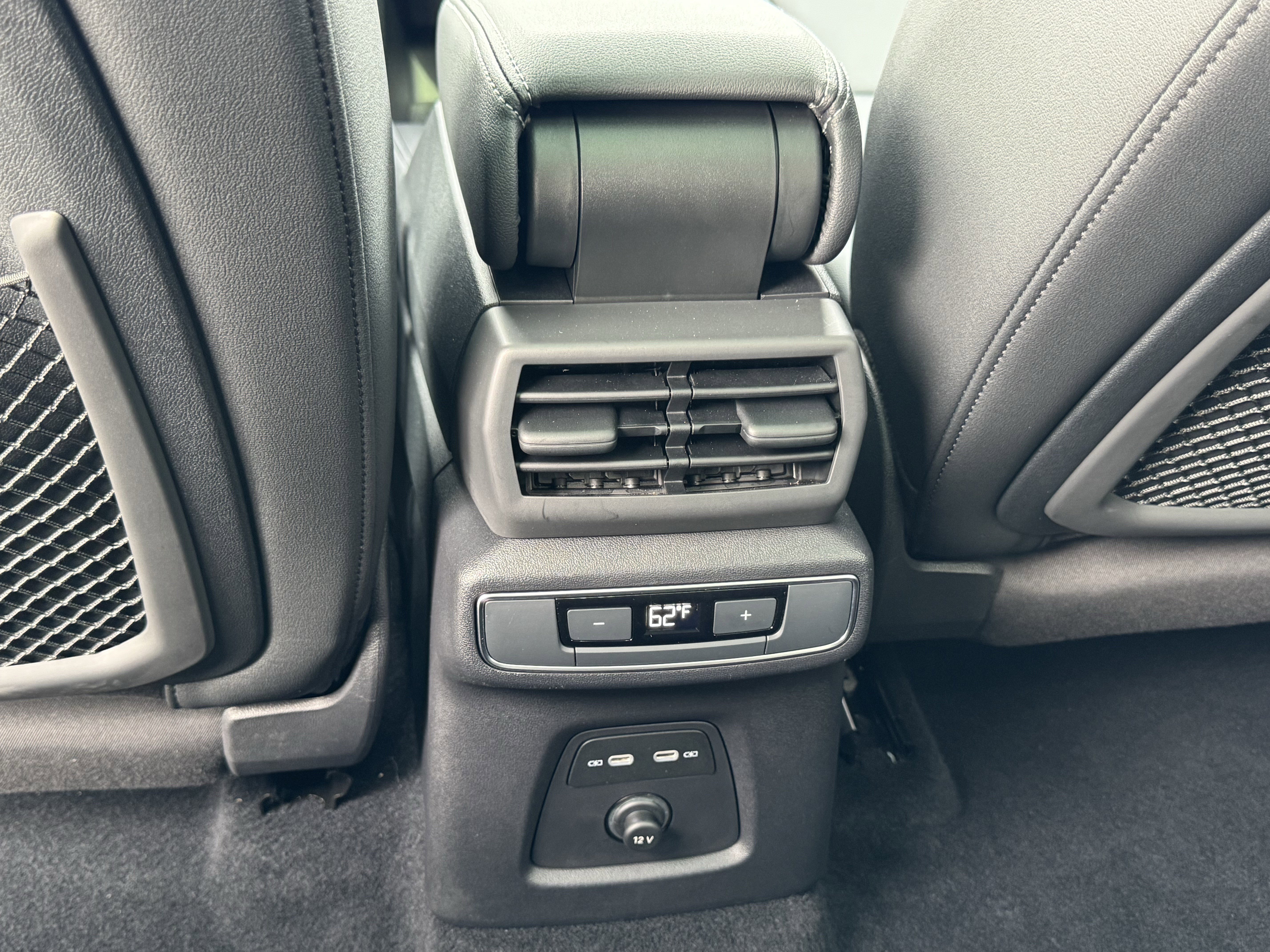 Used 2024 Audi Q4 e-tron Premium w/ Convenience Package image 31