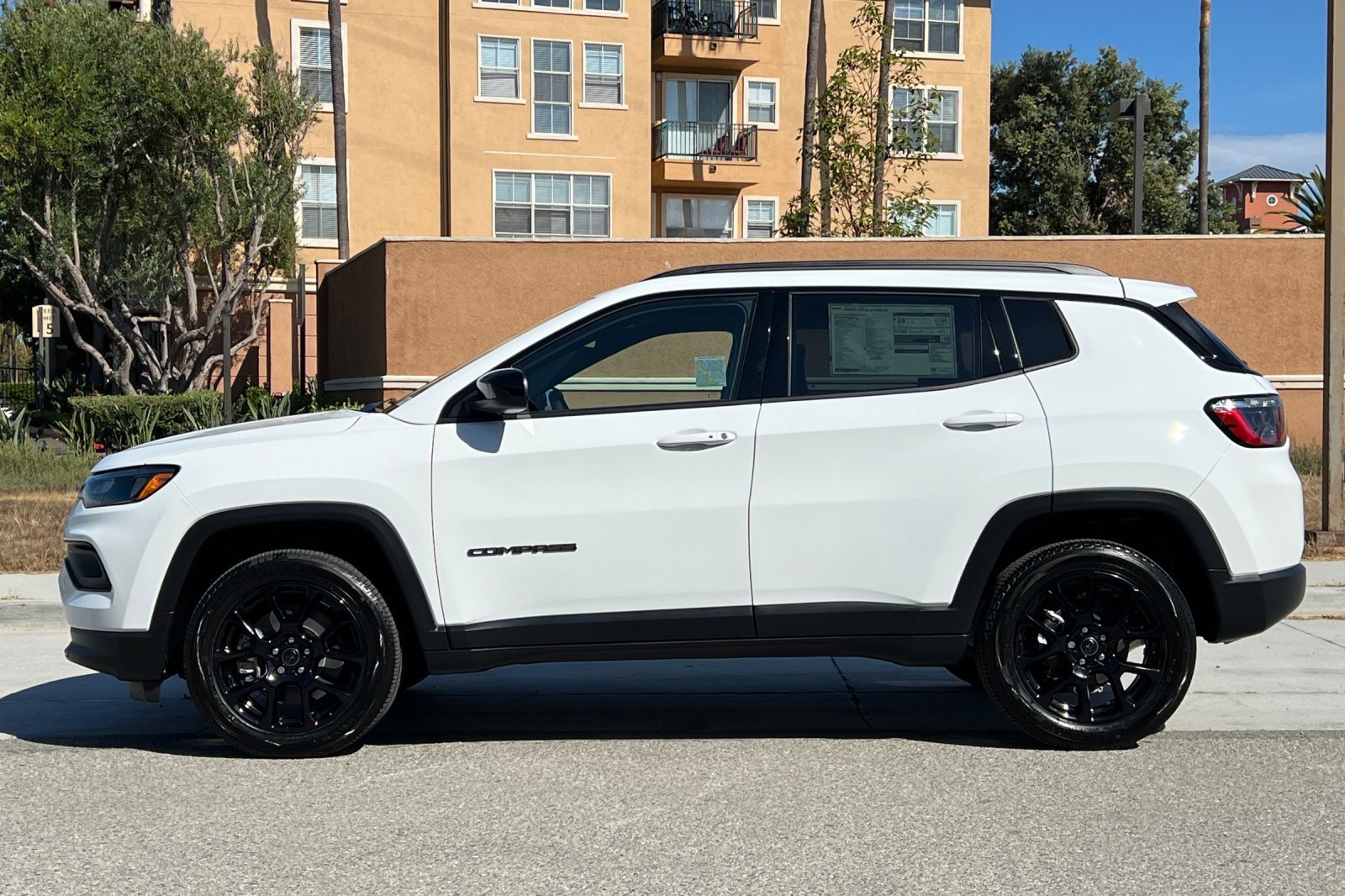New 2026 Jeep Compass Latitude image 7