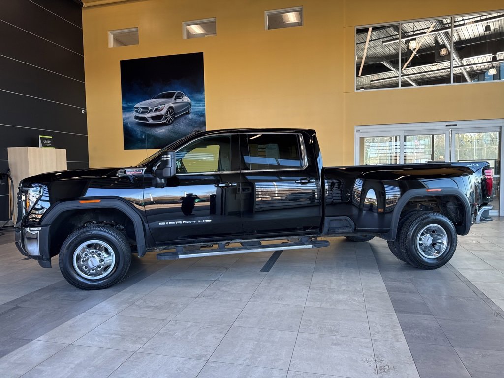 Used 2025 GMC Sierra 3500 SLE w/ SLE Value Package image 3