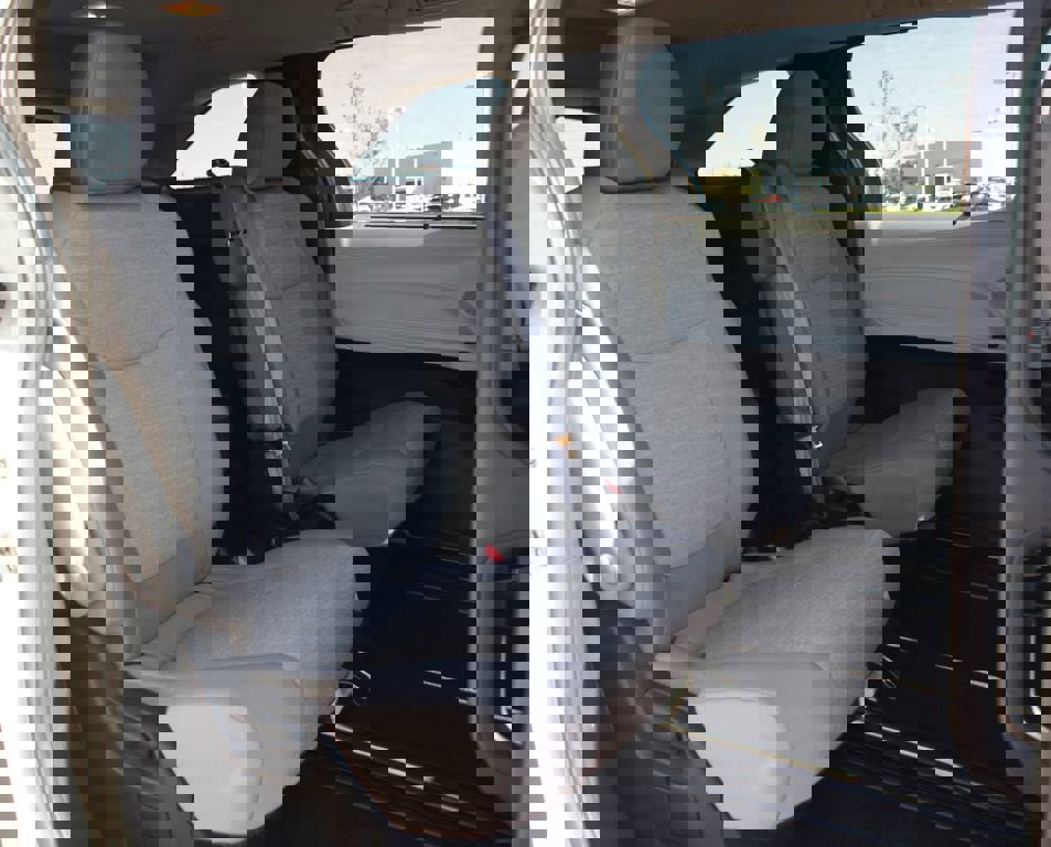 Used 2025 Toyota Sienna LE image 22