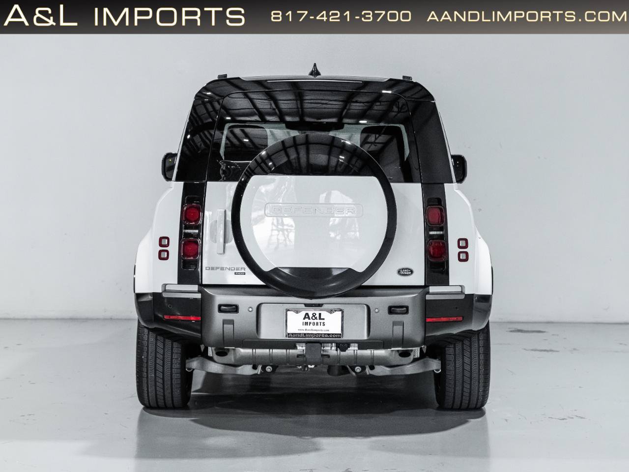 Used 2023 Land Rover Defender 110 X-Dynamic SE AWD/4WD image 13