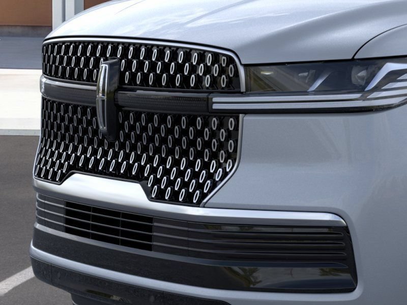 New 2026 Lincoln Navigator L Premier AWD/4WD image 17