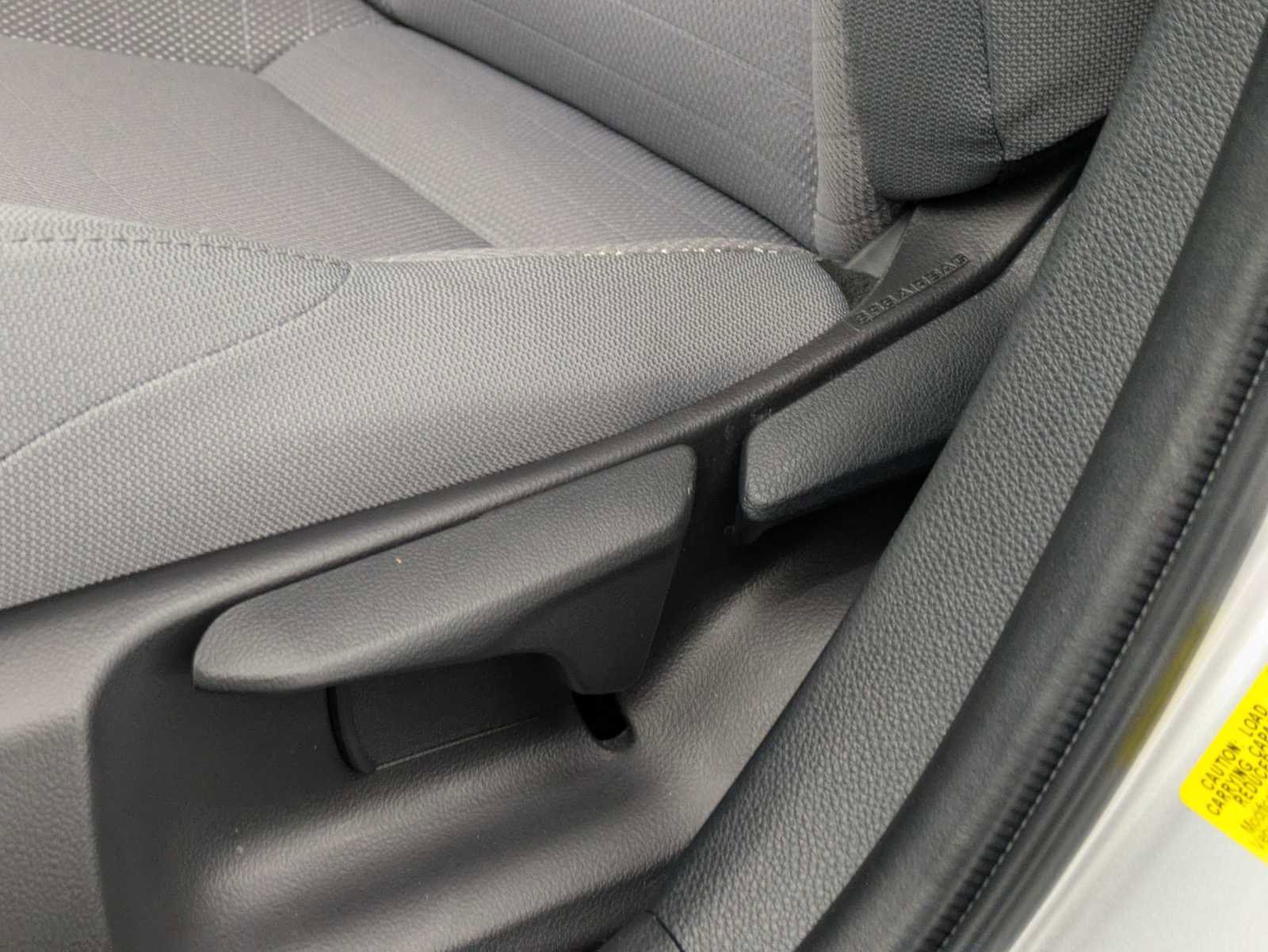 Used 2025 Toyota Corolla SE w/ Convenience Package FWD image 18