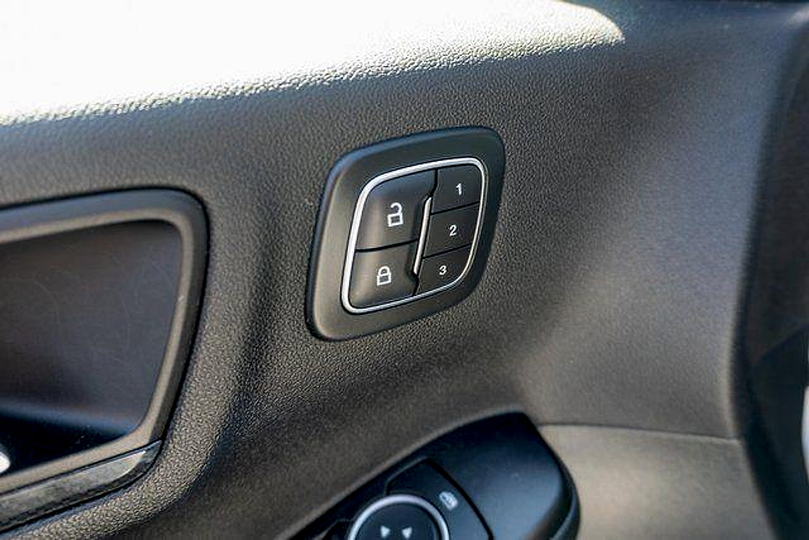 Used 2026 Ford Escape ST-Line Elite w/ Premium Technology Package AWD/4WD image 17