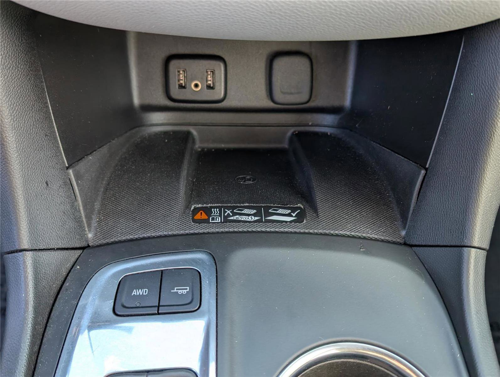 Used 2018 Chevrolet Equinox Premier image 26