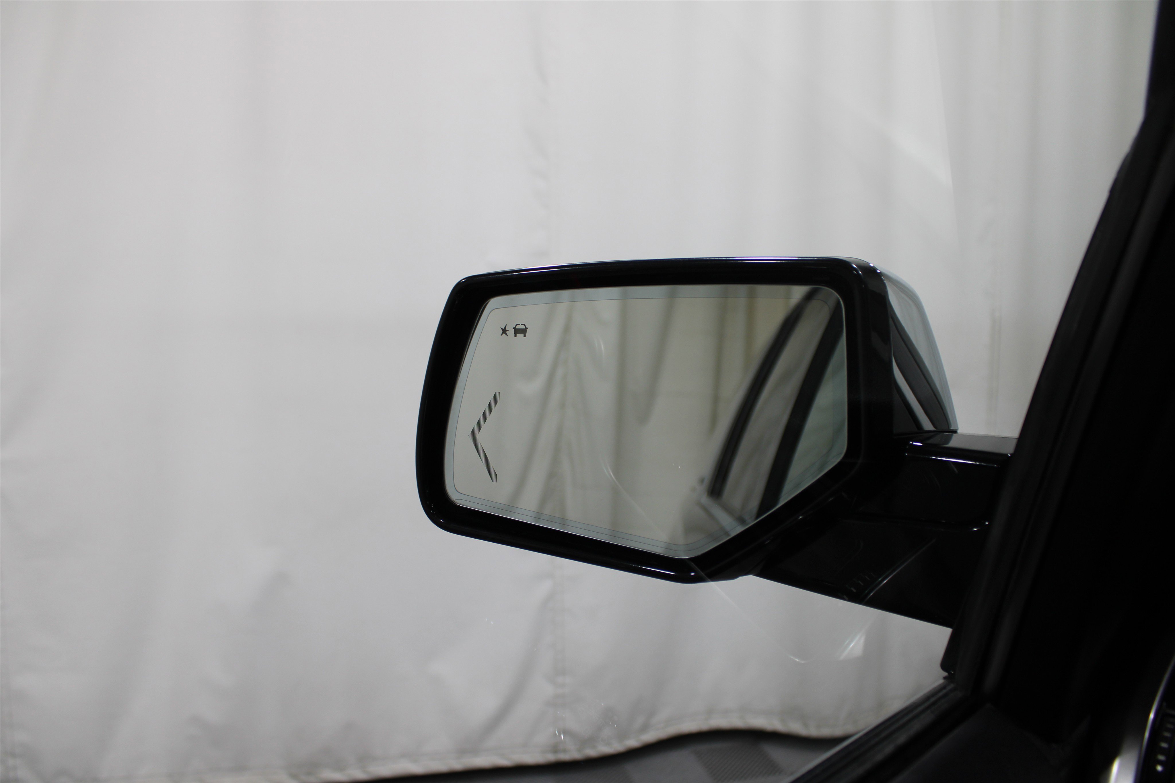 Used 2016 Chevrolet Suburban LTZ image 13