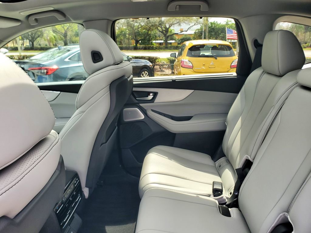 Certified 2025 Acura MDX w/ Technology Package image 11