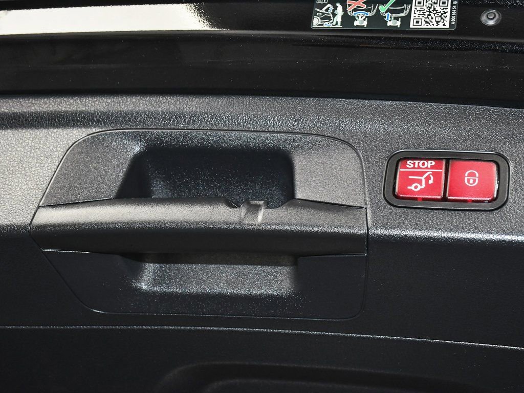 Used 2025 Mercedes-Benz GLE 450e GLE 450e w/ AMG Line Exterior image 68