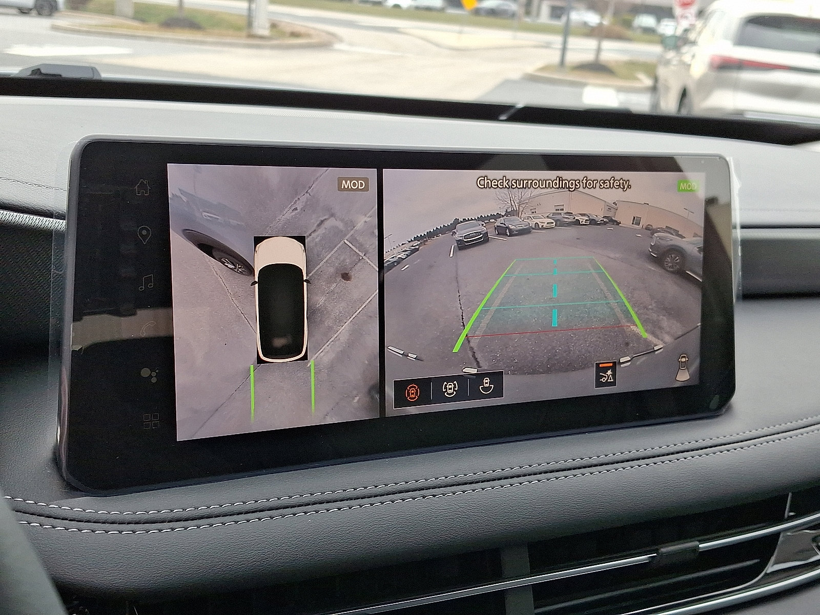 New 2026 INFINITI QX60 Luxe image 16