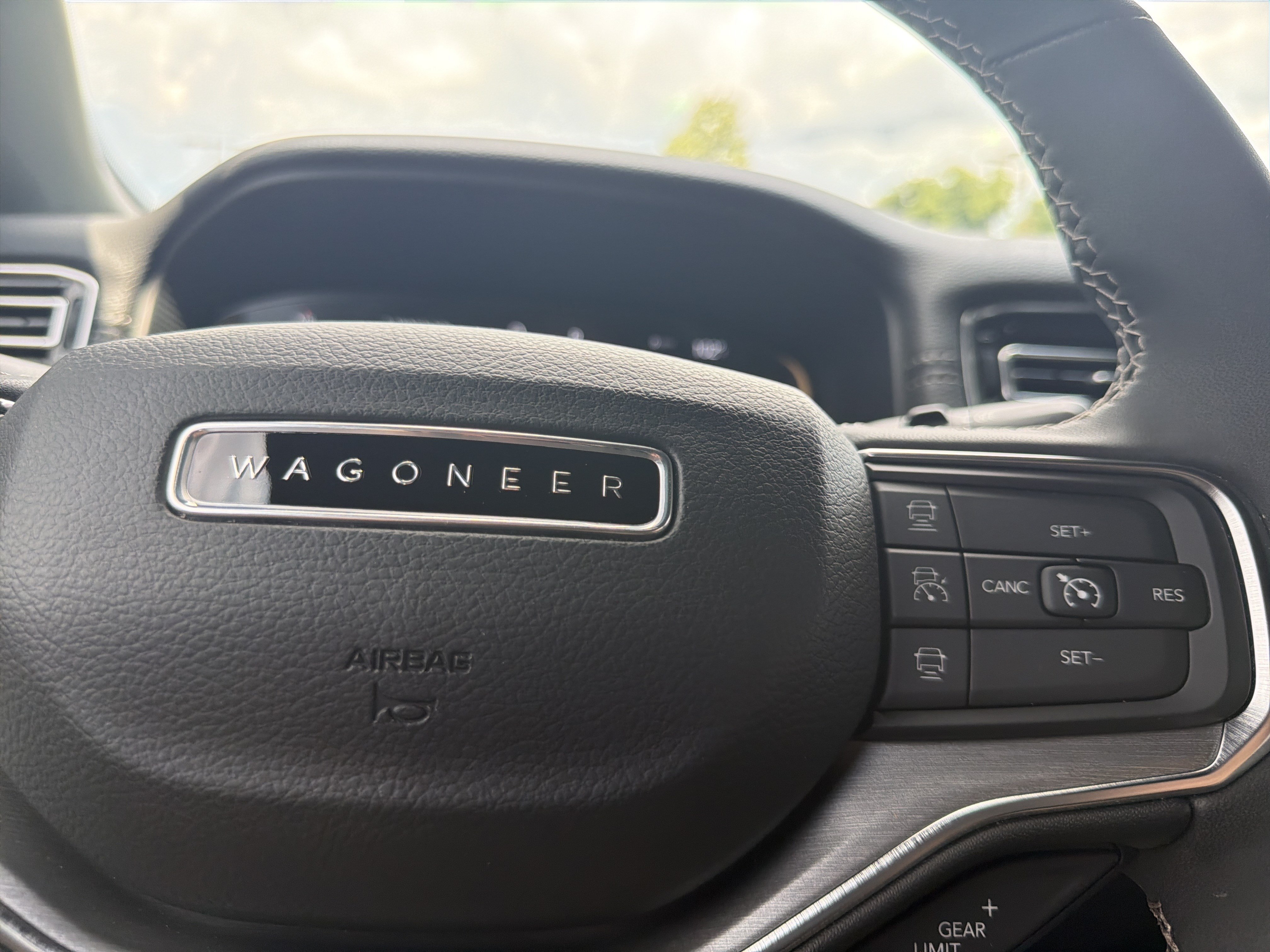 Used 2024 Jeep Wagoneer Series II AWD/4WD image 10