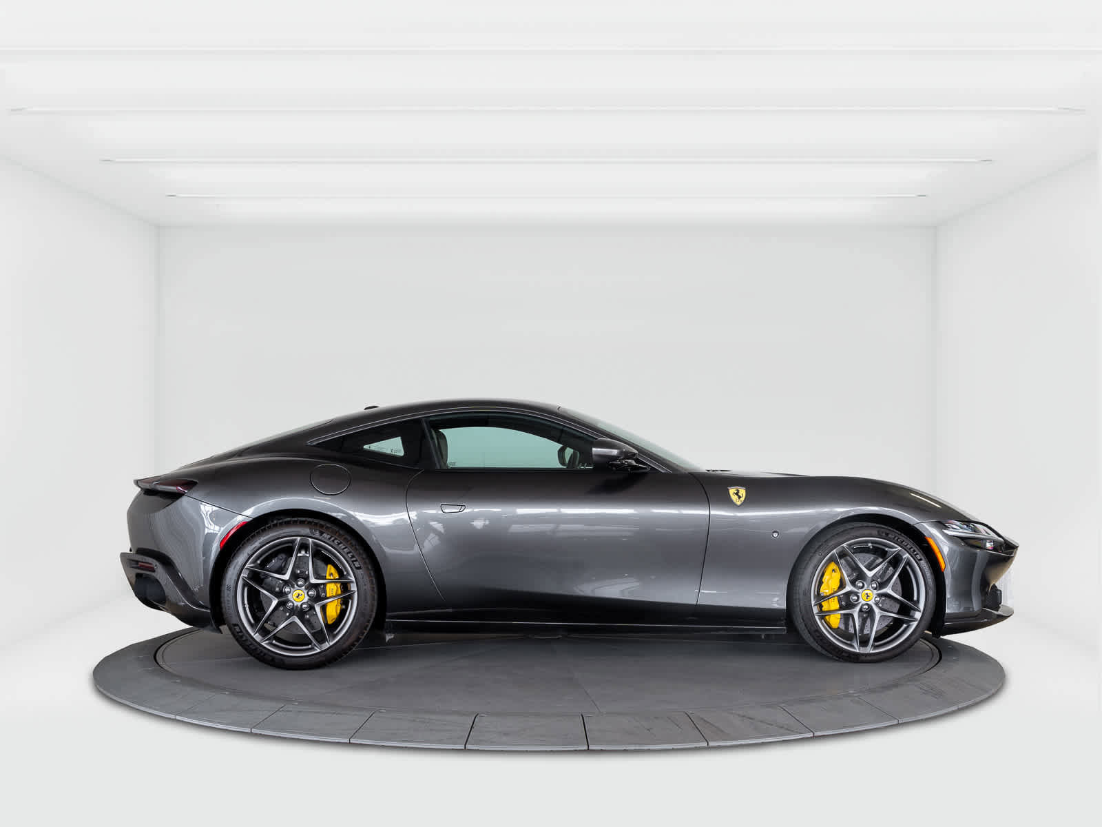 Certified 2021 Ferrari Roma RWD image 6