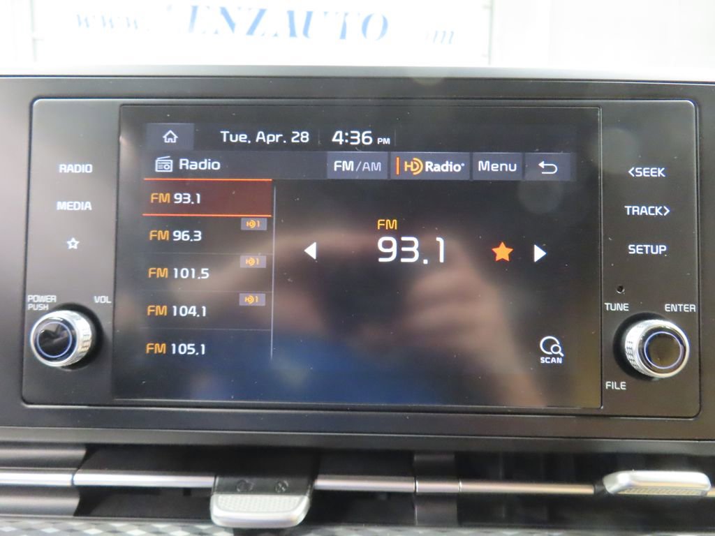 Used 2022 Kia Carnival LX FWD image 19