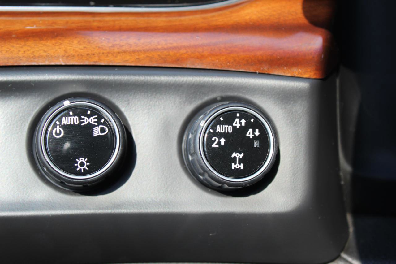 Used 2016 Cadillac Escalade ESV Luxury AWD/4WD image 32