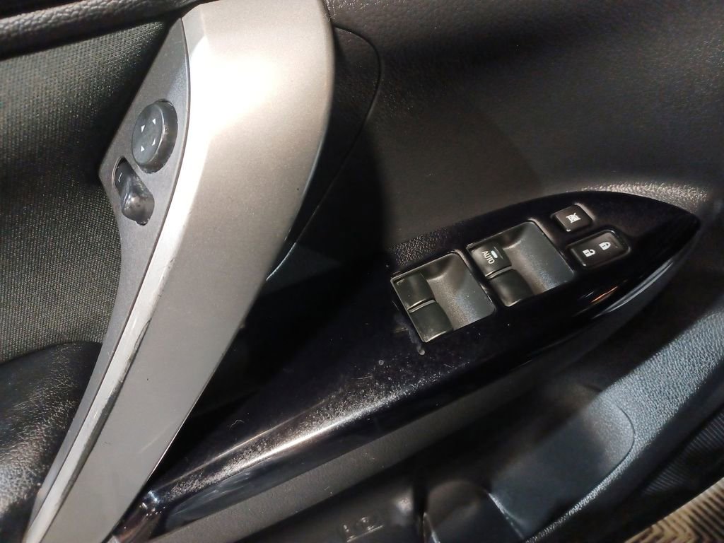 Used 2022 Mitsubishi Eclipse Cross LE image 14