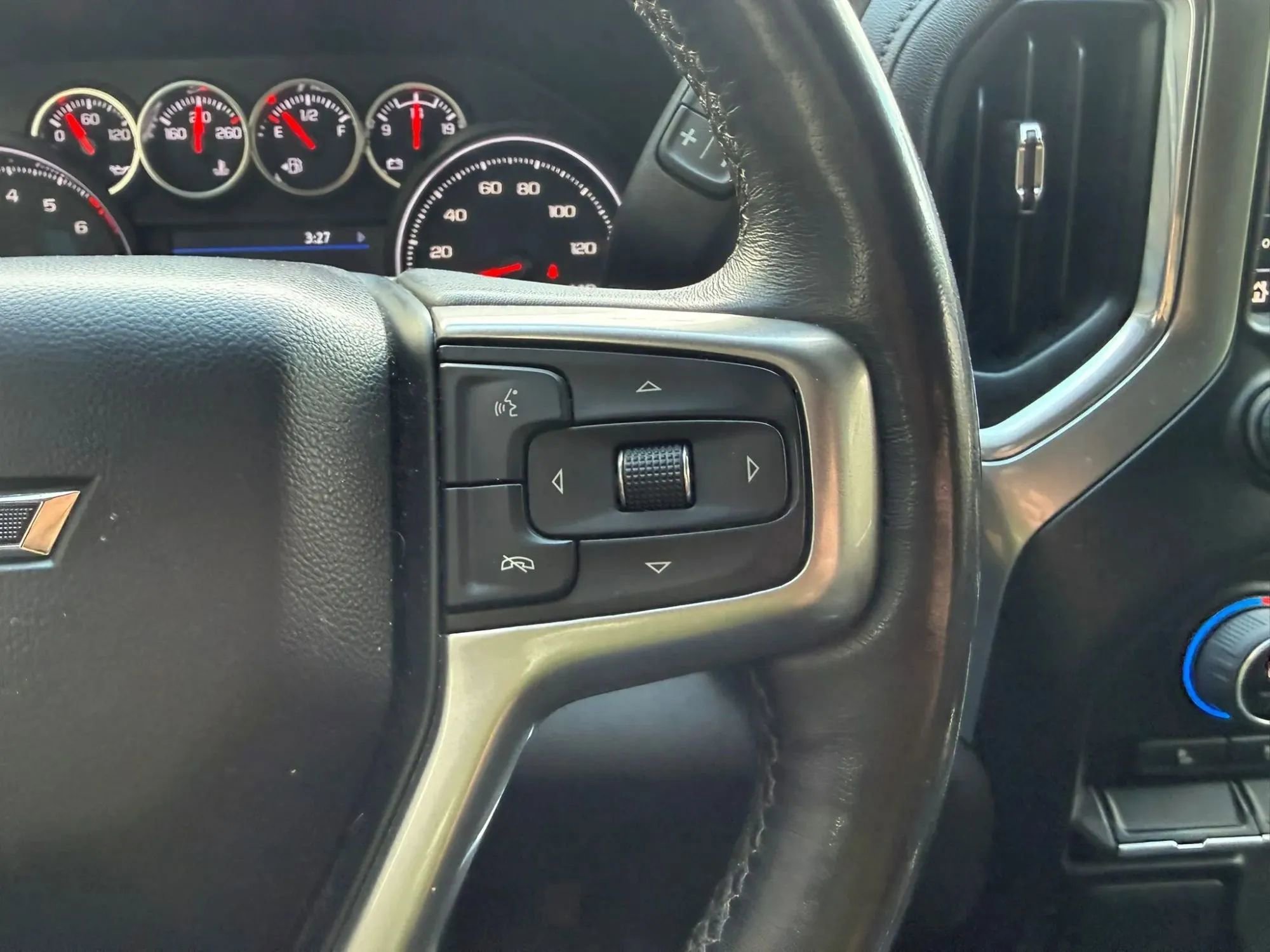 Used 2022 Chevrolet Silverado 1500 LT Trail Boss w/ Bed Protection Package AWD/4WD image 22