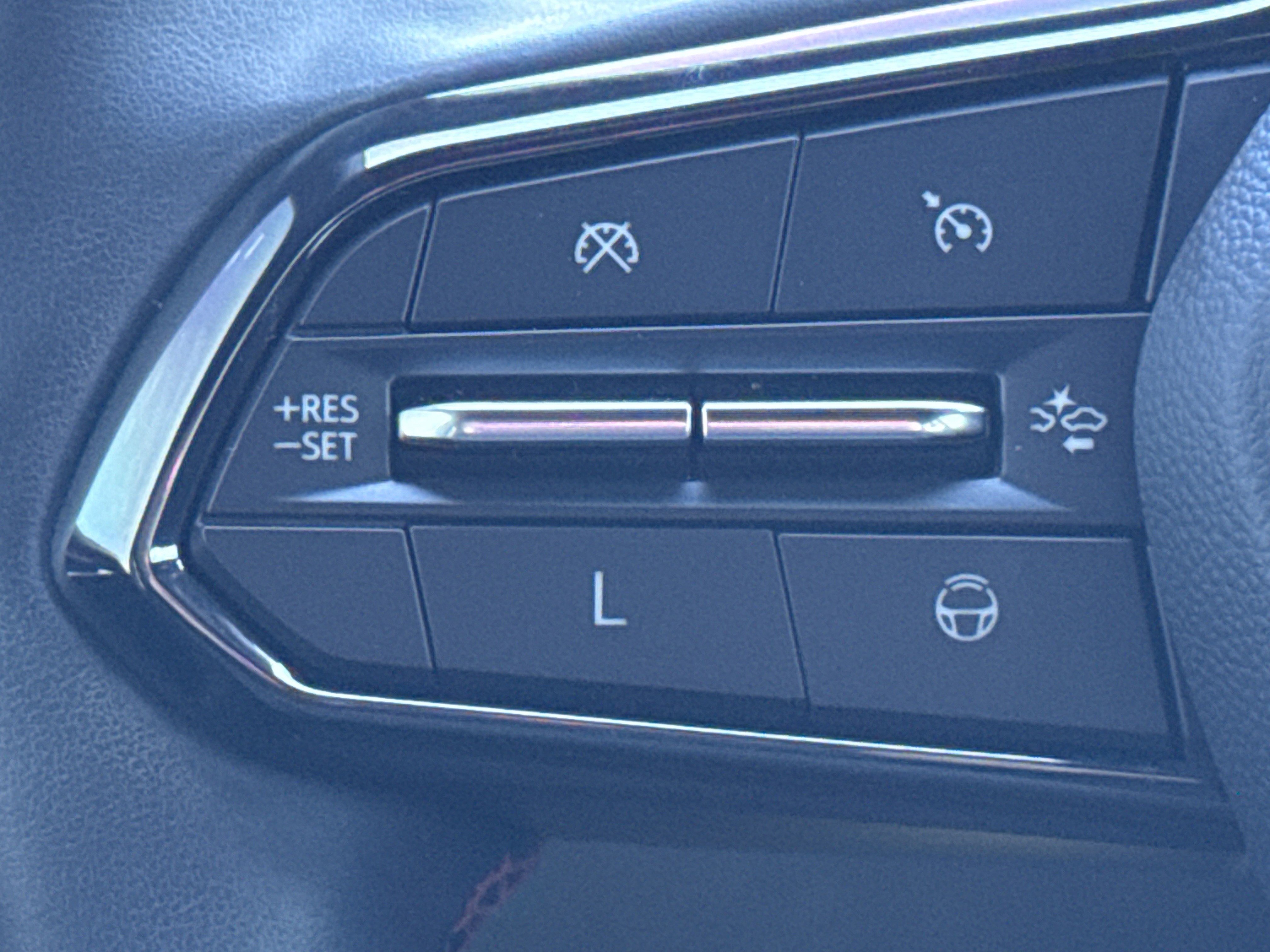 Certified 2024 Chevrolet Traverse RS image 30