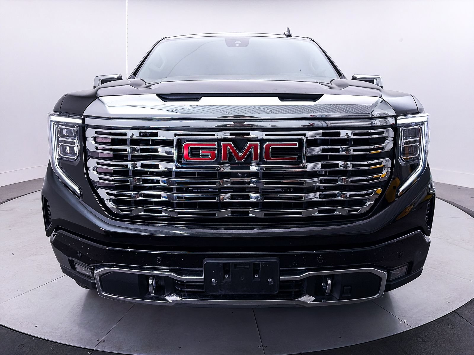Used 2023 GMC Sierra 1500 Denali w/ Denali Reserve Package AWD/4WD image 14