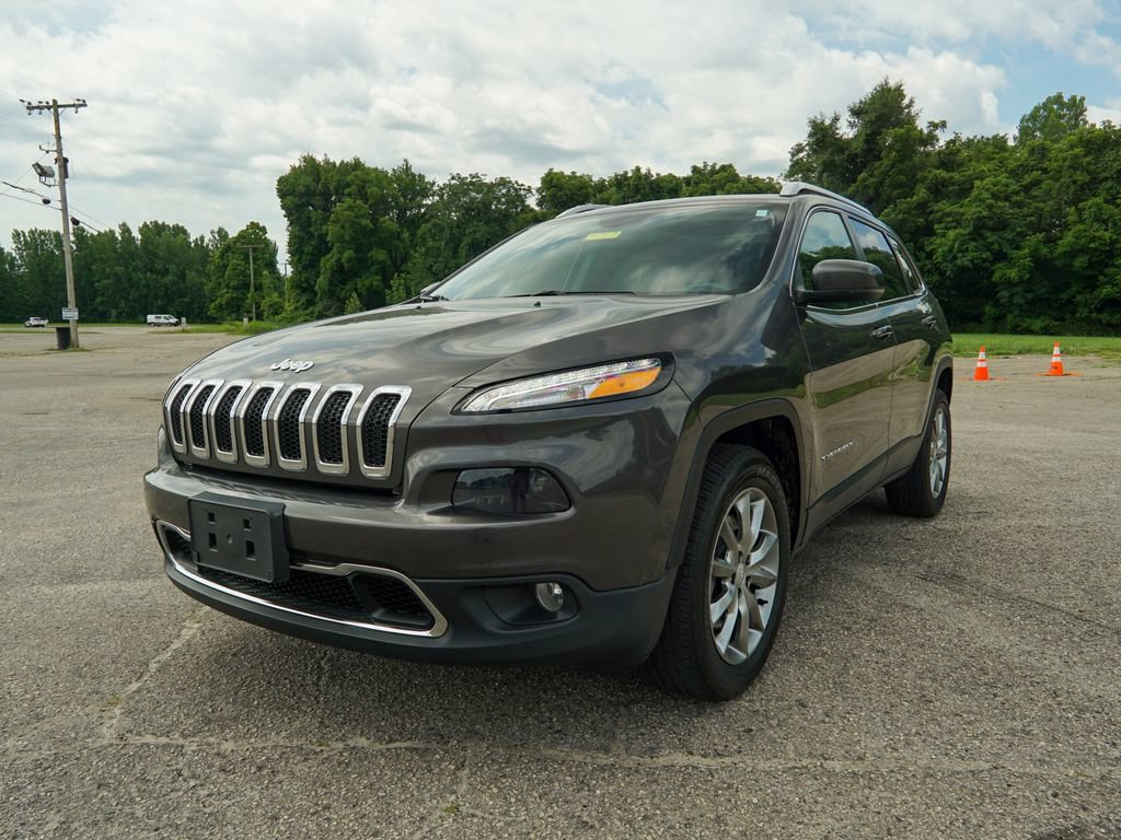 Used 2018 Jeep Cherokee Limited AWD/4WD image 6