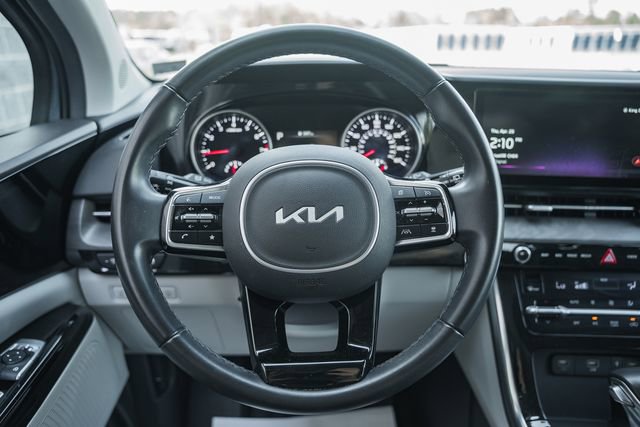 Used 2024 Kia Carnival EX FWD image 33