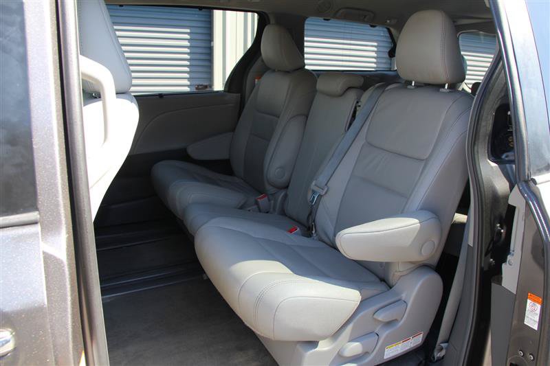 Used 2016 Toyota Sienna XLE w/ XLE Navigation Package FWD image 24
