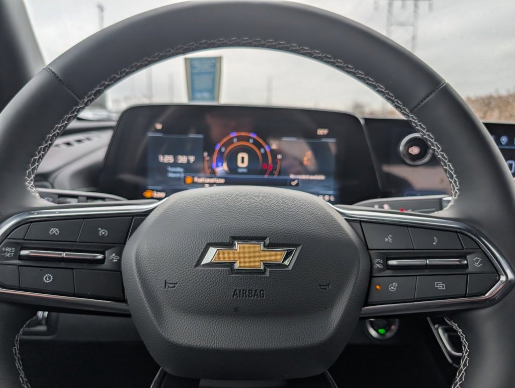 Certified 2026 Chevrolet Traverse LT w/ Sun and Wheel Package image 11